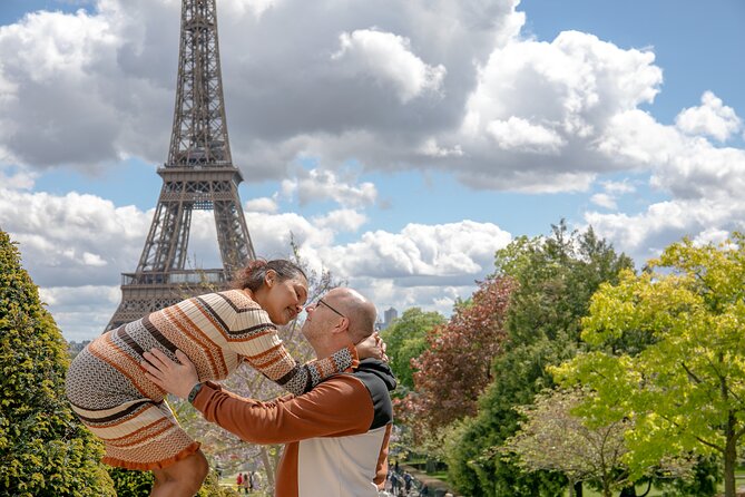 Photo Session Around Eiffel Tower - Weather, clothing, and how to set yourself up for a smooth shoot