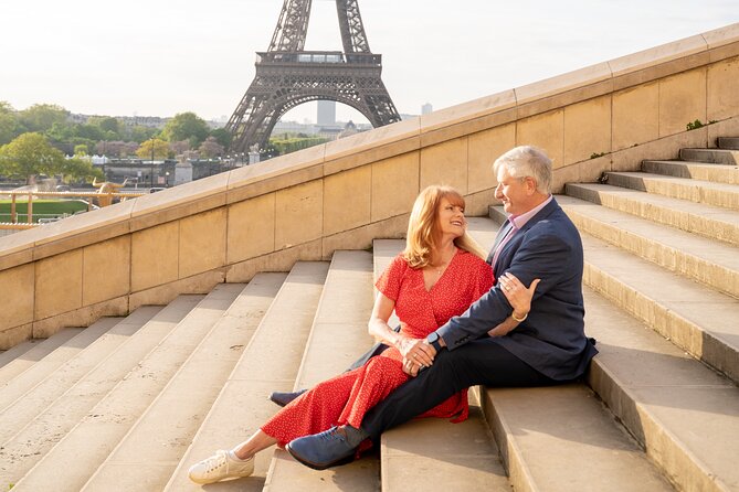 Photographer in Paris - How the Eiffel Tower area moves with light and weather