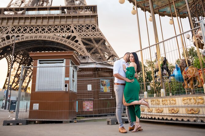 Photoshoot in Paris - Eiffel Tower - Trocadéro Start Point: Fast Meeting, Easy Access