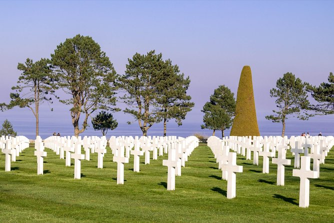 Pointe du Hoc,Omaha Beach, American Cemetery - Day trip from Paris to Normandy - Pointe du Hoc: the cliffs, the 155mm guns, and the scale of the mission