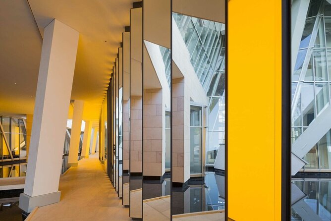 Premium Fondation Louis Vuitton - Fondation Louis Vuitton, Gehry’s space age art temple