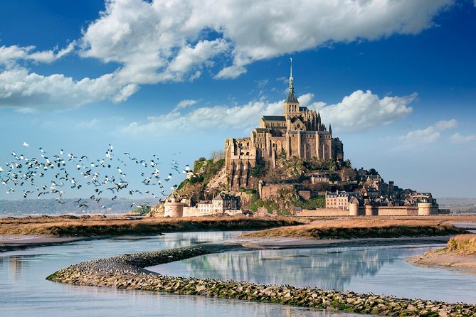 Private 12-hour round transfer to abbey of Mont Saint Michel Normandy from Paris - Key things to know before you go