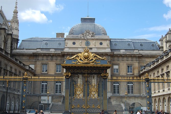 Private 4-hour city tour of Paris with driver and official guide - Grand Palais, Louvre quick stop, and how to use the time wisely