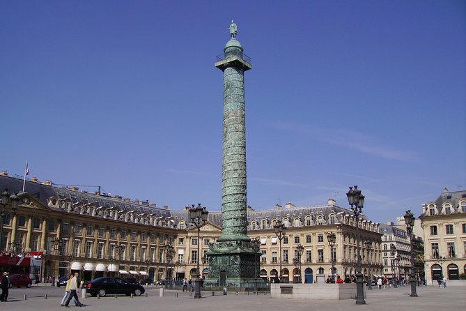Private 4-hour city tour of Paris with driver and official guide - What you should know about logistics, audio, and small surprises