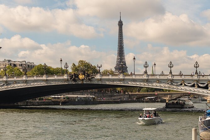 Private Cruise to Discover Paris - Eiffel Tower timing and photo strategy that actually works