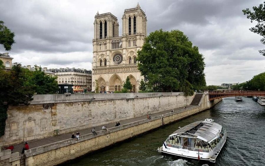 Private & Customizable Paris Tour: Eiffel, Louvre & More - Picking a half-day or full-day, and tailoring the pace