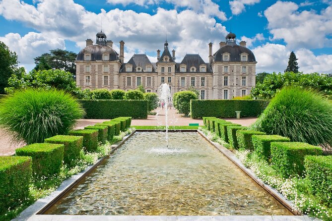 Private Day Trip to the Châteaux DE la Loire - Chateau de Chenonceau: The bridge gallery over the Cher