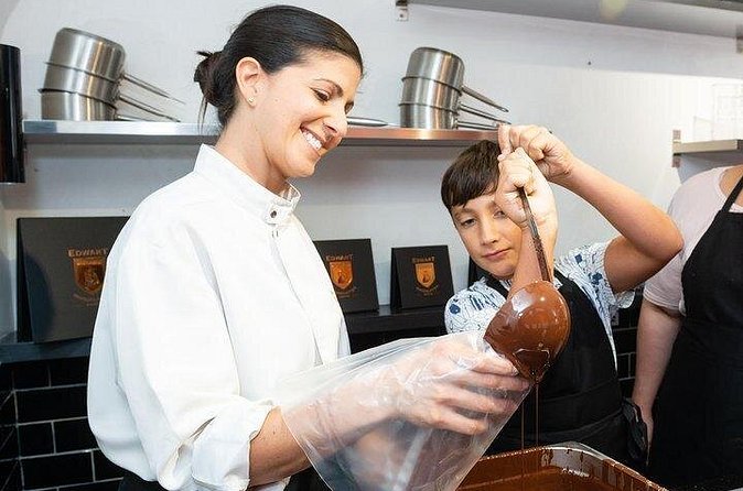 Private Family Chocolate Making Class in Paris - Mendiants Chocolate Coins: Choosing Toppings and Building Flavor