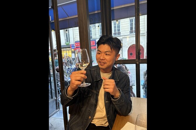 Private French Wine Tasting with a Certified Expert in Montmartre - Entering Montmartre With Wine in Hand (90 minutes that move)