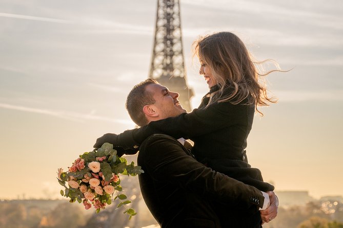 Private Guided Professional Photoshoot by the Eiffel Tower - The 1-Hour Shoot: How You Get Several Eiffel Tower Angles