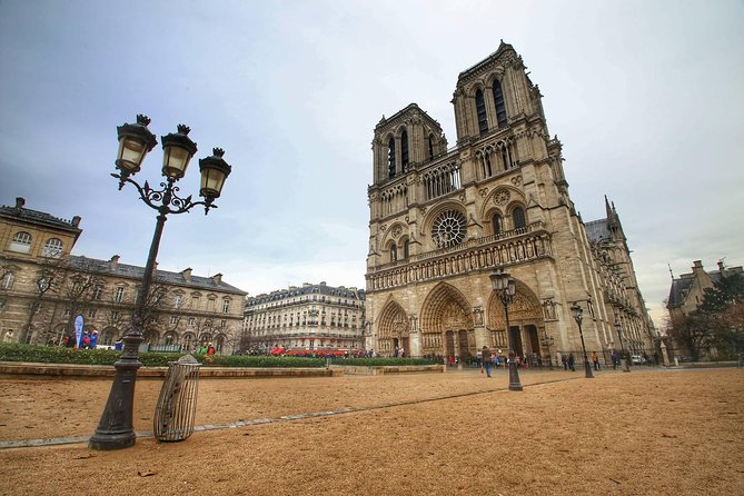 Private Half Day Historic Tour - A 4-hour Paris orientation from Île de la Cité to Place des Vosges