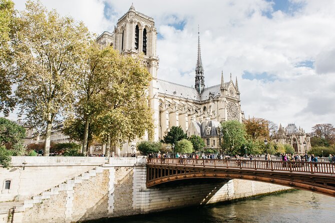 Private Historical Tour of Notre Dame - The Western Portal: where statues, reliefs, and meaning meet