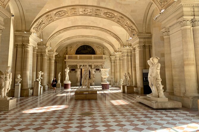 PRIVATE Louvre Wonders & Hidden Treasures Visit - A Louvre tour with focus, not stress