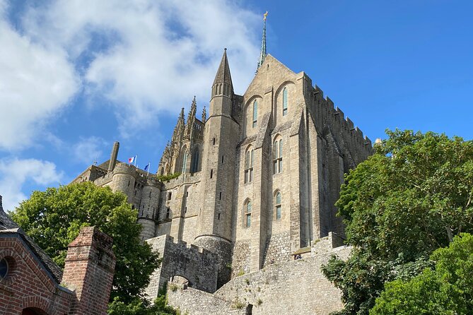 Private Mont Saint-Michel, Normandy D-Day Express trip from Paris - A One-Day Route That Links D-Day to Mont Saint-Michel