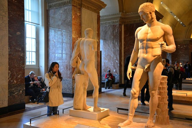 Private night tour at the Louvre - Guides and style: what you’re paying for beyond facts