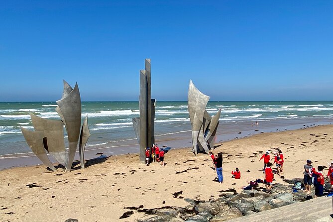 Private Normandy D-Day Live guided Top 6 Sites trip from Paris - Arromanches-les-Bains: Gold Beach landings and Mulberry Harbour in plain view