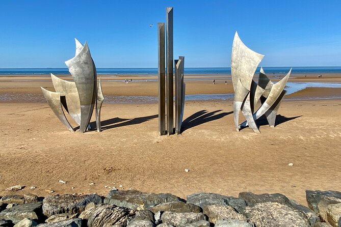 Private Normandy D-Day Live guided Top 6 Sites trip from Paris - Overlord Museum and the Omaha Beach approach: artefacts that help you picture the fight