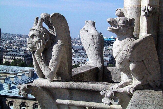 Private Notre-Dame walking Tour w/ Optional Sainte-Chapelle Entry - Bouquinistes on the Seine, UNESCO stalls you can actually browse
