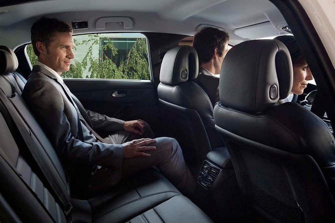 Private Paris Airport Arrival Transfer – CDG & ORLY Airports - Why a private CDG or ORLY arrival beats the usual airport shuffle