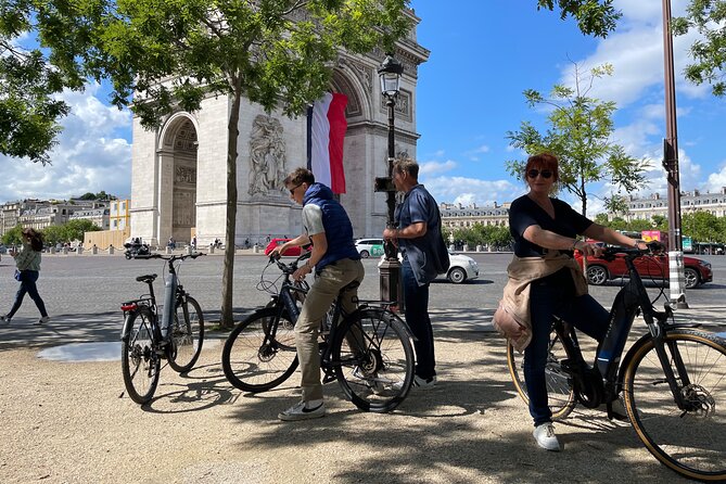 Private Paris E-bike city highlights tour - Eiffel Tower: ticket-free viewing time with maximum payoff