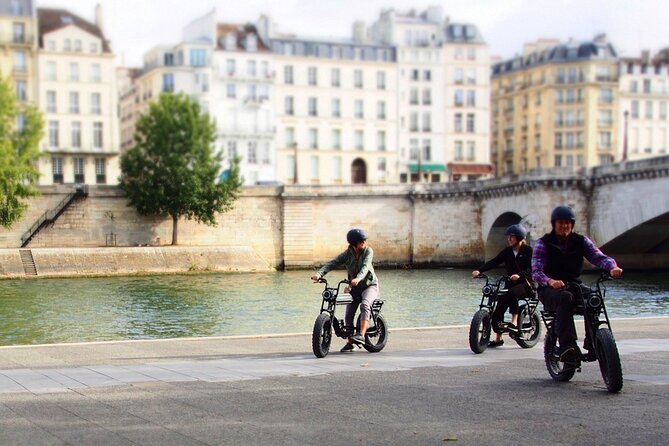 Private Paris electric bike ride with video - Latin Quarter, Saint-Germain-des-Prés, and Île Saint-Louis by bike