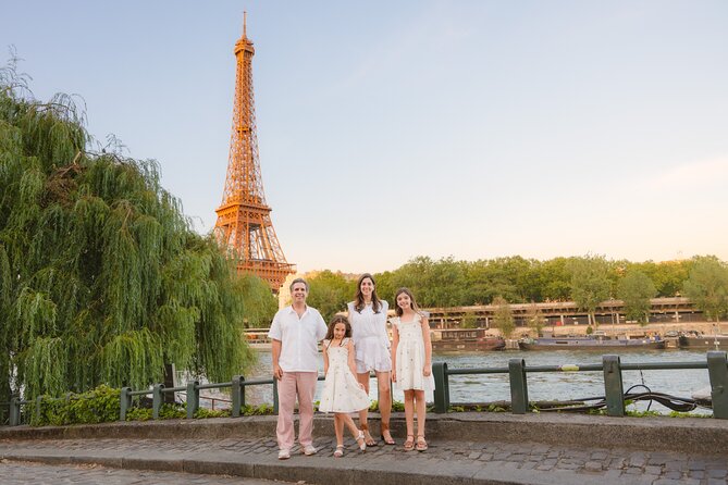 Private Photo Shoot at the Eiffel Tower or Louvre - Meeting at 105 Quai Jacques Chirac and getting set fast