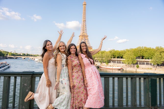 Private Photo Shoot at the Eiffel Tower or Louvre - Who this Eiffel Tower session fits best