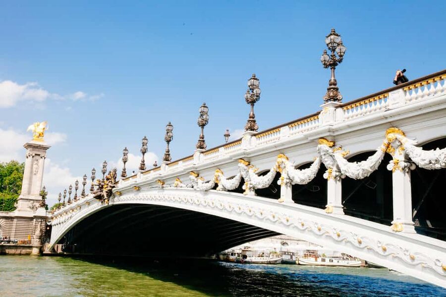 Private Secrets of Paris Bike Tour - A 3 hour secrets ride from near the Eiffel Tower