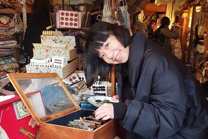 Private shopping tour at the Paris Antique Flea Market - St. Ouen at speed: why a guide changes everything