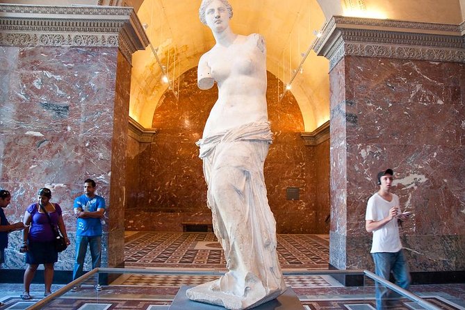 Private tour Louvre By night - Priority entry via the Louvre pyramid, and how that changes your visit