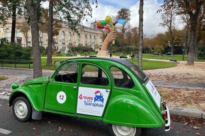 Private tour Paris Sightseeing 2 hours in Citroën 2CV - Arc de Triomphe, Saint-Germain, and the Paris you cannot see from a bus