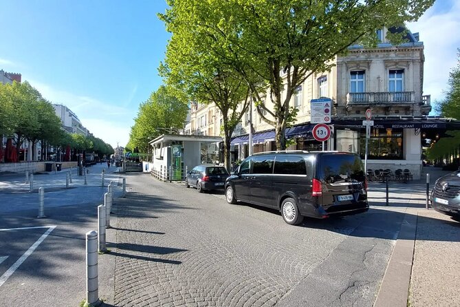 Private transfer from CDG or ORY airport to DisneyLand Paris - Private CDG or Orly to Disneyland Paris, Door-to-Door