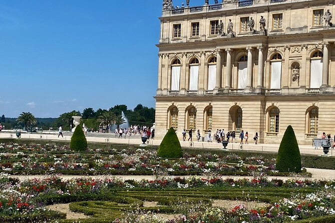 Private Versailles, Gardens, Trianon Live Guided Trip by Mercedes - Petit Trianon and Hamlet de la Reine: the Marie Antoinette story continues