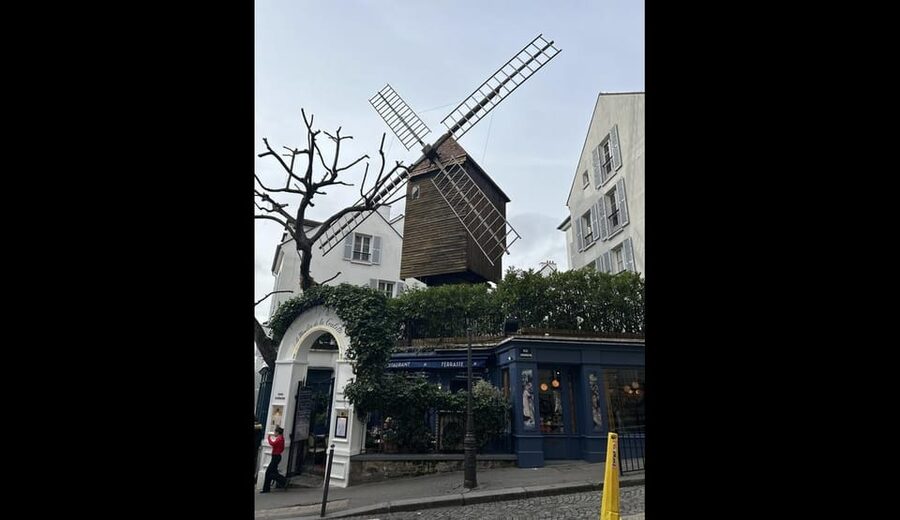 Private Walking Tour of Montmartre and Sacré-Cœur - Moulin Rouge to Rue Lepic, the neighborhood’s big names and behind-the-scenes clues