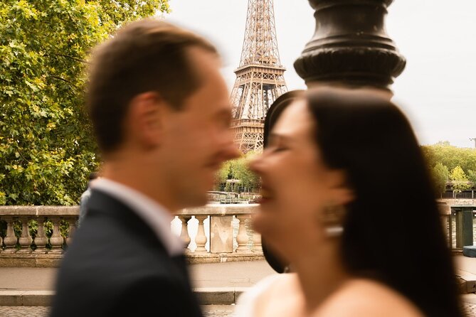 Professional Eiffel Tower Photo Tour with VOGUE Photographer - Pont d’Iéna: closest Tower views and a classic finale