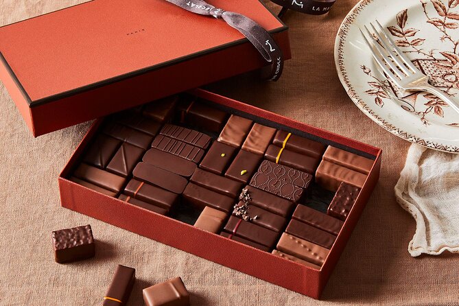 Pure Chocolate Tour in Paris - Place des Vosges and Victor Hugo area: the view portion is not filler