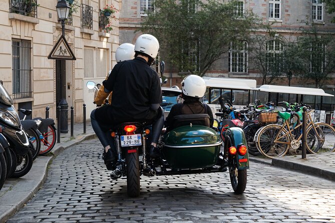Retro Side-Car Tour in Paris and River Cruise - Invalides and the golden bridge moment (Pont Alexandre III)
