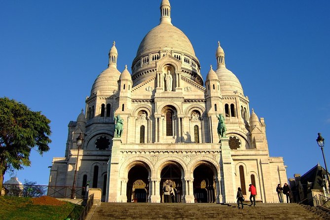 Romantic Montmartre: Paris Lost Lovers Exploration Game and Tour - Price and value: $7.24 for a game, not a premium guide