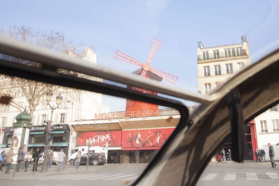 Romantic Paris Vintage Citroën 2CV Tour - Place de la Concorde and Place Vendôme: Paris in a Neat Line