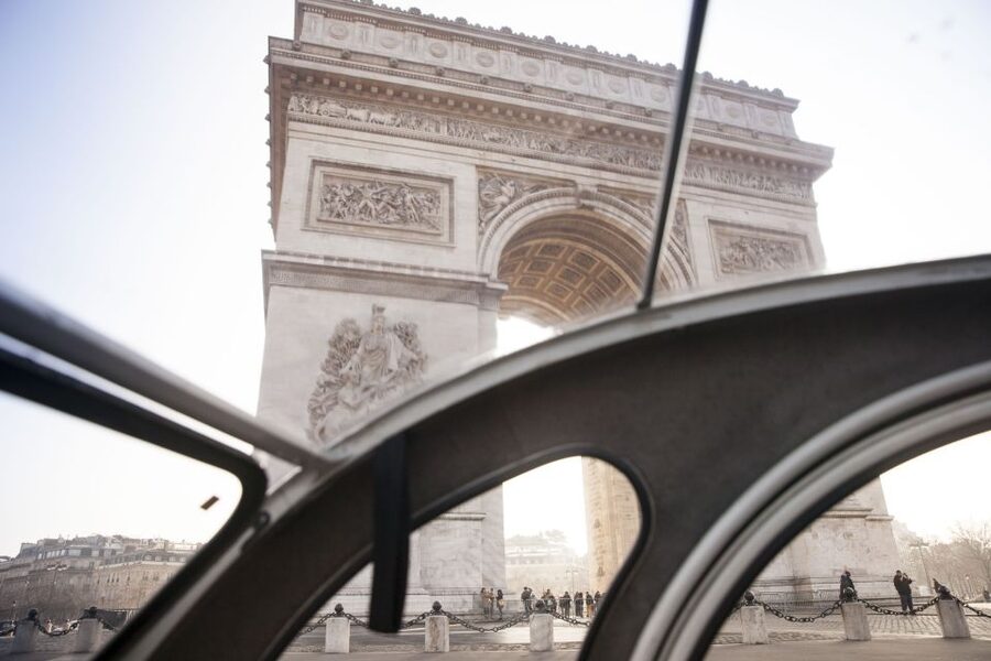 Romantic Paris Vintage Citroën 2CV Tour - Moulin Rouge and Montmartre: The Romantic Finale That Feels Like a Postcard