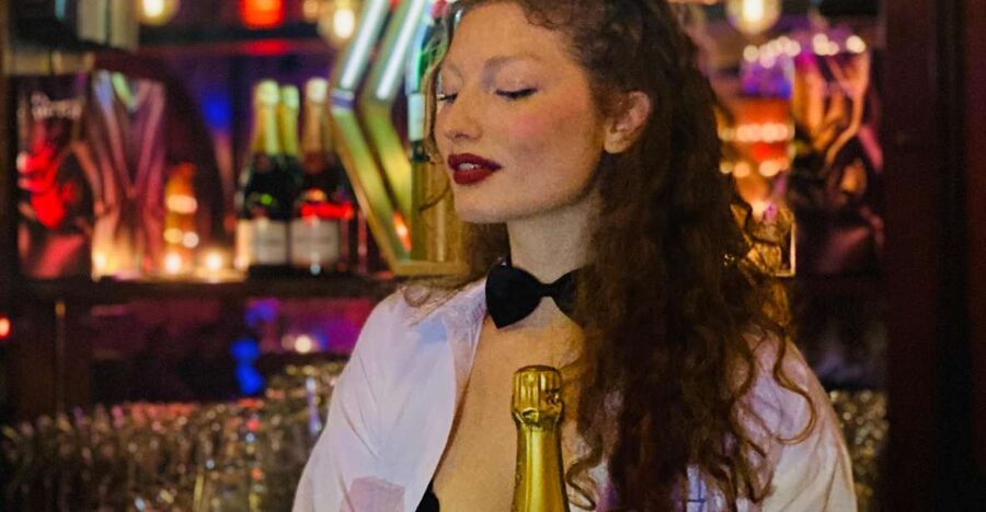 Secret Square Paris : Parisian Strip-Tease Cabaret Ticket - The Downstairs Entrance That Sets the Mood