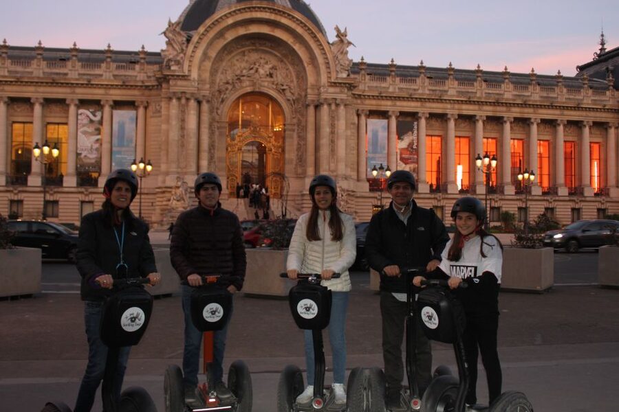 Segway private tour Lights of Paris - Arc de Triomphe and the loop effect