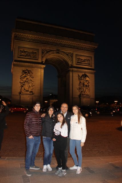 Segway private tour Lights of Paris - Eiffel Tower glitter timing: plan for the sparkle window