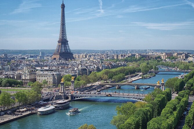 Seine River Cruise with Commentary 1 Hour - Logistics that make or break your experience