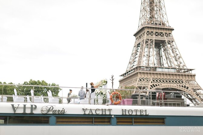 Seine River Dinner Cruise with Live Singer by VIP Yacht de Paris - Value at About $126: Is It Worth It?