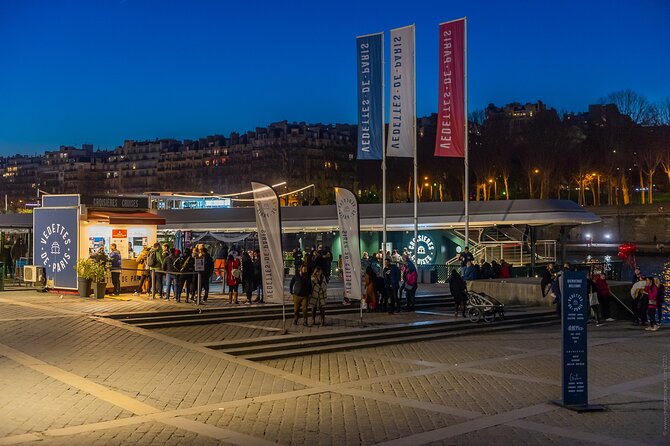 Seine River Evening Cruise with Music (Drink Options) - Music on Board, Audio on Your Phone: Your Best Listening Setup