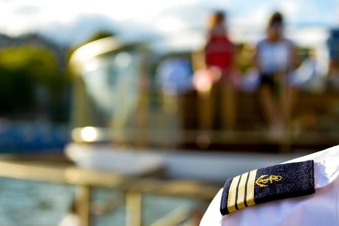 Seine River Guided Cruise Champagne Option by Vedettes de Paris - Best Times to Cruise: Morning vs Evening Sparkle