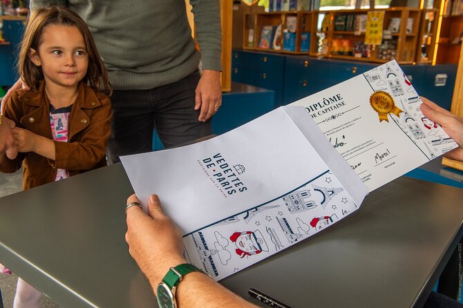 Seine River Guided Cruise with Kids by Vedettes de Paris - Why a 1-hour Seine cruise is a smart family move