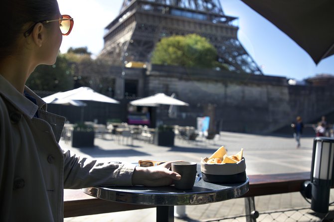 Seine River Sightseeing Cruise and Lunch at Le Bistro Parisien - Lunch at the floating bistro: what you actually get