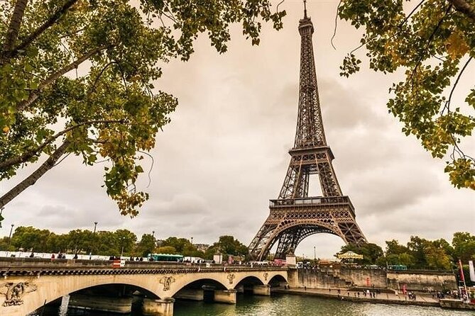 Shuttle Inter - A practical way to start Paris without the first headache